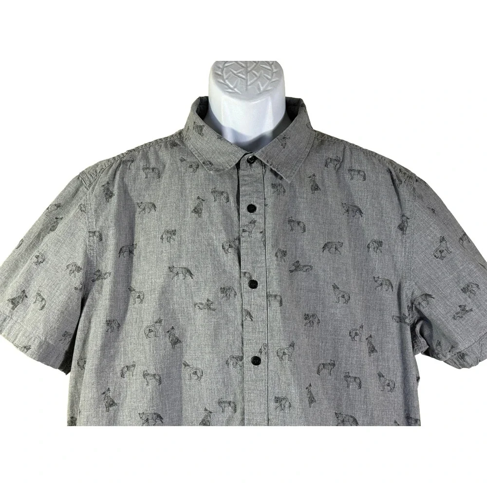 The North‎ Face Button Down Shirt Mens XXL Gray Wolf Print Short Sleeve Cotton